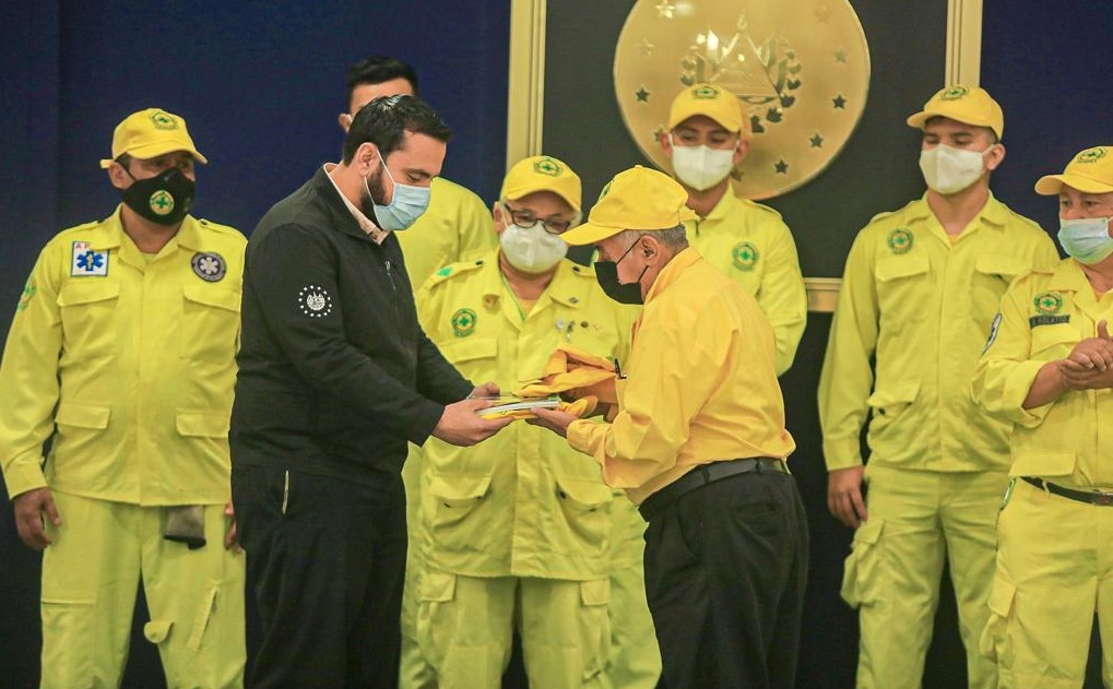 Gobierno entrega $115,000 a Comandos de Salvamento para restauración de ambulancias gobierno-entrega-115000-a-comandos-de-salvamento-para-restauracion-de-ambulancias
